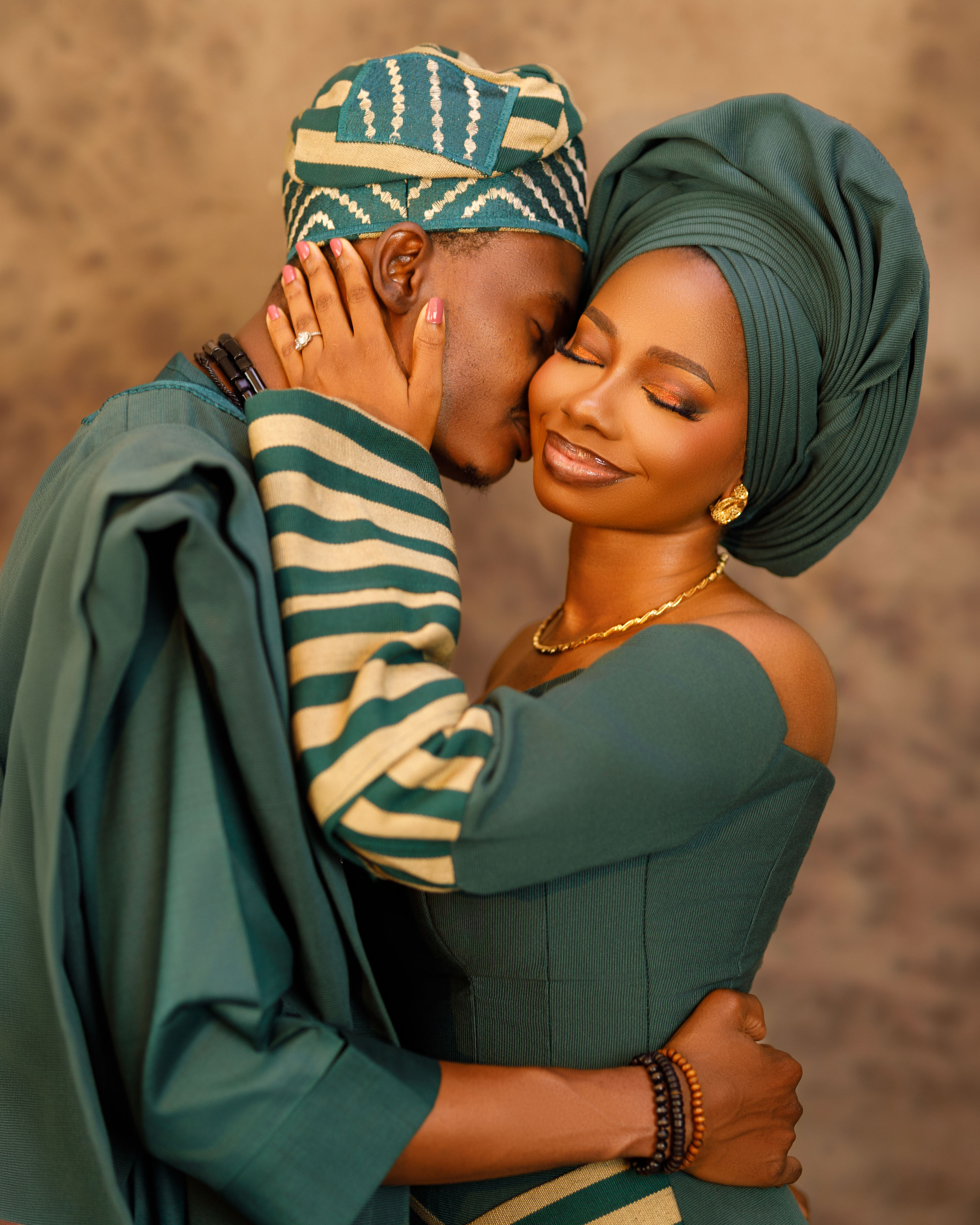 Oluwasefunmi and Olanrewaju pre-wedding portrait
